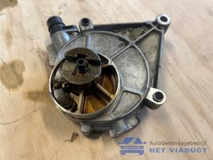 Gebruikte Vacuumpomp (Benzine) BMW 5 serie (F10) 520i 16V Prijs € 70,00 Margeregeling aangeboden door Het Viaduct