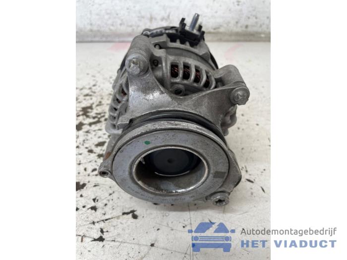Gebruikte Dynamo Mercedes A (177.0) 1.3 A-180 Turbo 16V Prijs € 120,00 Margeregeling aangeboden door Het Viaduct