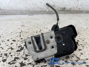 Gebruikte Slotmechaniek Portier 4Deurs rechts-voor Ford Fiesta 7 1.5 TDCi 120 Prijs € 70,00 Margeregeling aangeboden door Het Viaduct