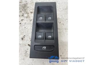 Gebruikte Schakelblok ruiten Skoda Rapid 1.2 TSI 16V Prijs € 25,00 Margeregeling aangeboden door Het Viaduct