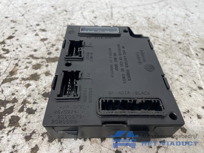 Gebruikte Computer Body Control Renault Twingo III (AH) 1.0 SCe 70 12V Prijs € 70,00 Margeregeling aangeboden door Het Viaduct