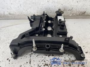 Gebruikte Kleppendeksel Ford B-Max (JK8) 1.0 EcoBoost 12V 100 Prijs € 50,00 Margeregeling aangeboden door Het Viaduct