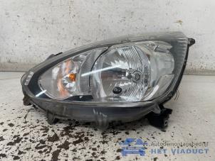 Gebruikte Koplamp links Mitsubishi Space Star (A0) 1.0 12V Prijs € 160,00 Margeregeling aangeboden door Het Viaduct