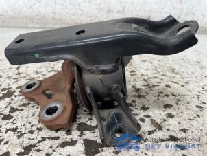 Gebruikte Motorrubber Mitsubishi Space Star (A0) 1.0 12V Prijs € 30,00 Margeregeling aangeboden door Het Viaduct