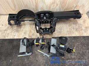 Gebruikte Airbag set + dashboard Opel Insignia Sports Tourer 2.0 CDTI 16V 160 Ecotec Prijs € 400,00 Margeregeling aangeboden door Het Viaduct