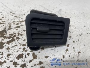 Gebruikte Luchtrooster Dashboard Kia Picanto (TA) 1.0 12V Prijs € 20,00 Margeregeling aangeboden door Het Viaduct