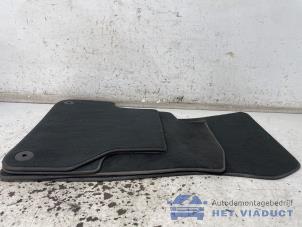 Gebruikte Matten Set Audi A4 Avant (B9) 2.0 TDI Ultra 16V Prijs € 40,00 Margeregeling aangeboden door Het Viaduct
