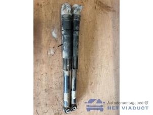 Gebruikte Schokdemper set Seat Leon (5FB) 1.6 TDI 16V Prijs € 50,00 Margeregeling aangeboden door Het Viaduct