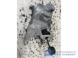 Gebruikte Motorrubber Audi A4 Avant (B9) 2.0 TDI Ultra 16V Prijs € 25,00 Margeregeling aangeboden door Het Viaduct