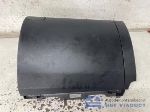 Gebruikte Dashboardkastje Skoda Superb Combi (3V5) 2.0 TDI 4x4 Prijs € 30,00 Margeregeling aangeboden door Het Viaduct