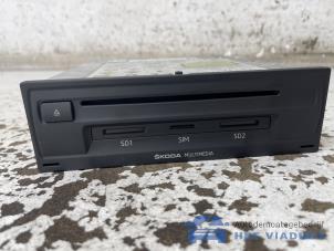 Gebruikte Regelunit Multi Media Skoda Superb Combi (3V5) 2.0 TDI 4x4 Prijs € 950,00 Margeregeling aangeboden door Het Viaduct