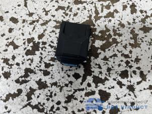 Gebruikte Camera voorzijde Renault Kadjar (RFEH) 1.2 Energy TCE 130 Prijs € 140,00 Margeregeling aangeboden door Het Viaduct