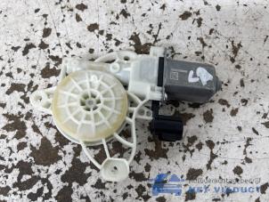 Gebruikte Motor electrisch raam Ford Focus 4 Wagon 1.0 Ti-VCT EcoBoost 12V 125 Prijs € 30,00 Margeregeling aangeboden door Het Viaduct