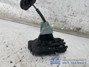 Gebruikte Slotmechaniek Portier 4Deurs rechts-voor Ford Focus 4 Wagon 1.0 Ti-VCT EcoBoost 12V 125 Prijs € 40,00 Margeregeling aangeboden door Het Viaduct