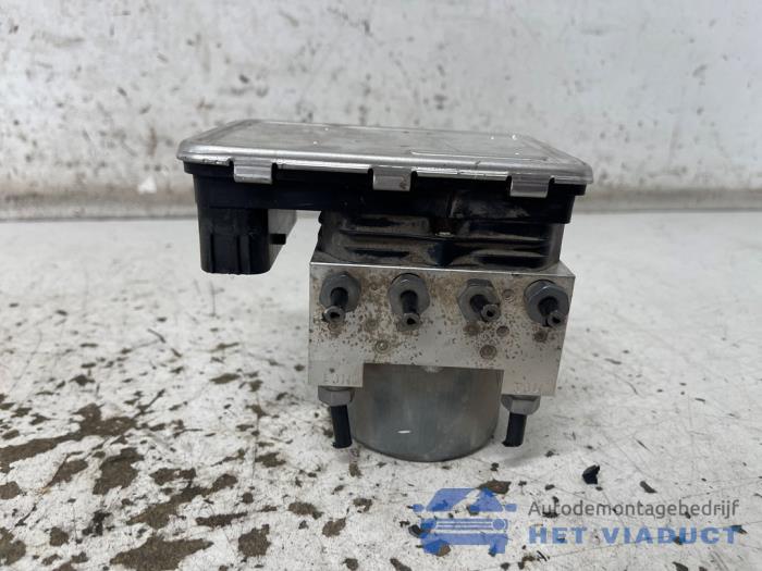 Gebruikte ABS Pomp Ford Focus 4 Wagon 1.0 Ti-VCT EcoBoost 12V 125 Prijs € 140,00 Margeregeling aangeboden door Het Viaduct