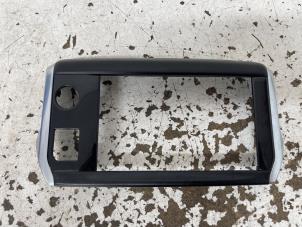 Gebruikte Radio omlijsting Peugeot 2008 (CU) 1.5 BlueHDi 100 Prijs € 15,00 Margeregeling aangeboden door Het Viaduct