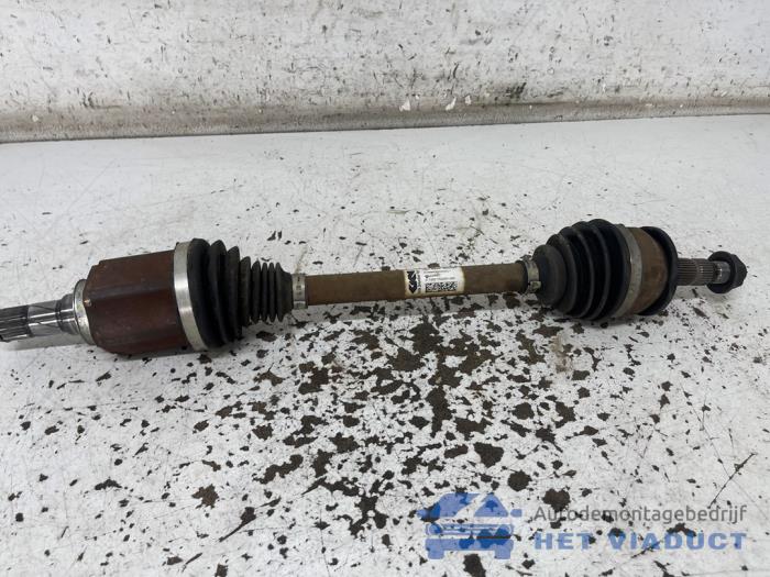 Gebruikte Aandrijfas links-voor Opel Astra K 1.5 CDTi 105 12V Prijs € 140,00 Margeregeling aangeboden door Het Viaduct