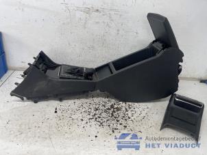 Gebruikte Middenconsoles Skoda Superb Combi (3V5) 2.0 TDI 4x4 Prijs € 400,00 Margeregeling aangeboden door Het Viaduct