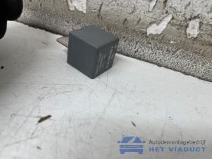 Gebruikte Relais Mercedes C Estate AMG (S205) C-43 AMG 3.0 V6 24V Turbo 4-Matic Prijs € 5,00 Margeregeling aangeboden door Het Viaduct