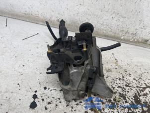 Gebruikte Brandstoffilterhuis Citroen Jumpy (G9) 2.0 HDiF 16V 125 Prijs € 40,00 Margeregeling aangeboden door Het Viaduct