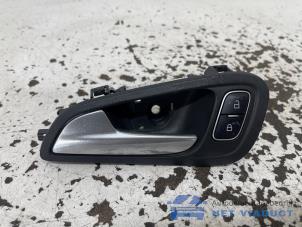 Gebruikte Deurgreep 4Deurs links-voor Ford C-Max (DXA) 1.0 Ti-VCT EcoBoost 12V 125 Prijs € 25,00 Margeregeling aangeboden door Het Viaduct