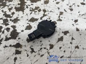 Gebruikte Sensor regen Nissan Micra (K14) 1.0 IG-T 100 Prijs € 20,00 Margeregeling aangeboden door Het Viaduct