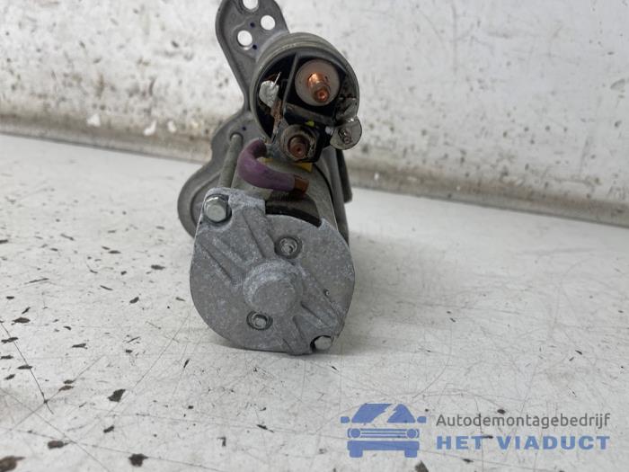 Startmotor van een Nissan Micra (K14) 1.0 IG-T 100 2020