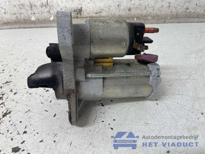 Startmotor van een Nissan Micra (K14) 1.0 IG-T 100 2020