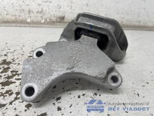 Gebruikte Motorsteun Nissan Micra (K14) 1.0 IG-T 100 Prijs € 25,00 Margeregeling aangeboden door Het Viaduct