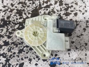 Gebruikte Motor electrisch raam Volkswagen Golf VII Variant (AUVV) 1.6 TDI BlueMotion 16V Prijs € 20,00 Margeregeling aangeboden door Het Viaduct