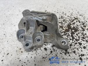 Gebruikte Motorsteun Ford Focus 4 Wagon 1.0 EcoBoost 12V Hybrid 155 Prijs € 50,00 Margeregeling aangeboden door Het Viaduct