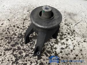 Gebruikte Motorsteun Volkswagen Transporter T6 2.0 TDI DRF Prijs € 25,00 Margeregeling aangeboden door Het Viaduct