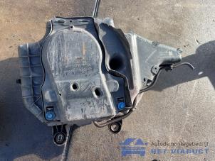 Gebruikte Tank adblue Ford Transit Custom 2.0 TDCi 16V Eco Blue 130 Prijs € 300,00 Margeregeling aangeboden door Het Viaduct