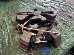 Gebruikte Krikset Ford Kuga I 2.0 TDCi 16V 163 4x4 Prijs € 45,00 Margeregeling aangeboden door Het Viaduct