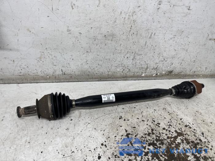 Gebruikte Aandrijfas rechts-voor Skoda Fabia III (NJ3) 1.0 TSI 12V Prijs € 120,00 Margeregeling aangeboden door Het Viaduct