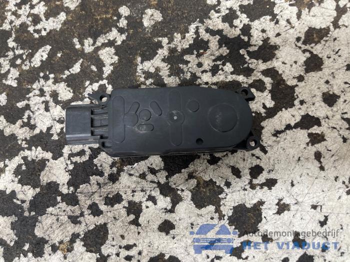 Gebruikte Module (diversen) Renault Clio V (RJAB) 1.0 TCe 100 12V Prijs € 25,00 Margeregeling aangeboden door Het Viaduct