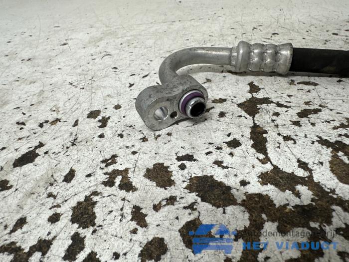 Airco Leiding van een Mercedes-Benz E (W212) E-200 CGI 16V BlueEfficiency 2012