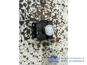 Gebruikte Bediening boordcomputer Mercedes E (W212) E-200 CGI 16V BlueEfficiency Prijs € 40,00 Margeregeling aangeboden door Het Viaduct