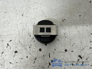 Gebruikte Sensor regen Mercedes E (W212) E-200 CGI 16V BlueEfficiency Prijs € 20,00 Margeregeling aangeboden door Het Viaduct