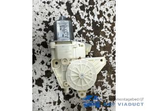 Gebruikte Motor electrisch raam Mercedes E (W212) E-200 CGI 16V BlueEfficiency Prijs € 20,00 Margeregeling aangeboden door Het Viaduct