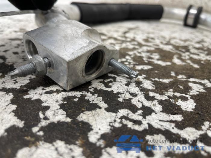 Airco Leiding van een Mercedes-Benz E (W212) E-200 CGI 16V BlueEfficiency 2012