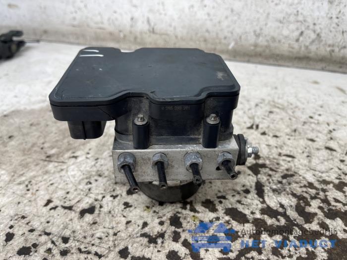Gebruikte ABS Pomp Opel Crossland (X) 1.2 Turbo 12V Prijs € 100,00 Margeregeling aangeboden door Het Viaduct