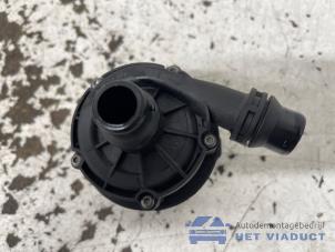 Gebruikte Extra waterpomp BMW 3 serie (F30) 330i 2.0 16V Prijs € 50,00 Margeregeling aangeboden door Het Viaduct