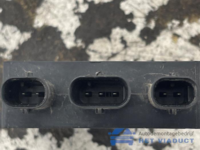 Smart entry computer van een BMW 3 serie (F30) 330i 2.0 16V 2018