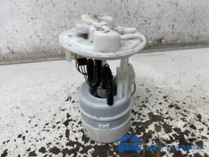 Gebruikte Benzinepomp Nissan Juke (F15) 1.6 16V Prijs € 40,00 Margeregeling aangeboden door Het Viaduct