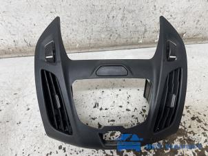 Gebruikte Radio omlijsting Ford Transit Connect (PJ2) 1.5 TDCi Prijs € 30,00 Margeregeling aangeboden door Het Viaduct