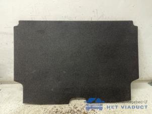 Gebruikte Kofferbak Mat Nissan Juke (F15) 1.6 16V Prijs € 80,00 Margeregeling aangeboden door Het Viaduct