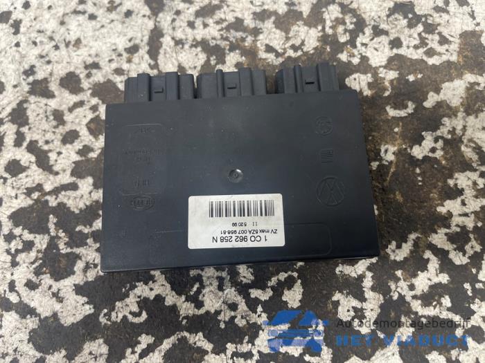 Comfort Module van een Volkswagen Golf IV (1J1) 1.4 16V 2000