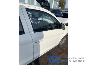 Gebruikte Deur 4Deurs rechts-voor Mitsubishi Space Star (A0) 1.0 12V Prijs € 400,00 Margeregeling aangeboden door Het Viaduct