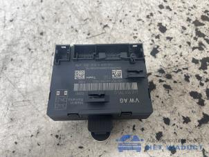 Gebruikte Deur module Audi A8 (D4) 4.2 TDI V8 32V Quattro Prijs € 25,00 Margeregeling aangeboden door Het Viaduct